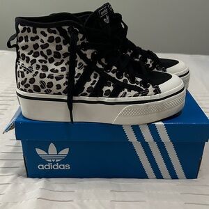 Women’s Adidas High Top Sneaker